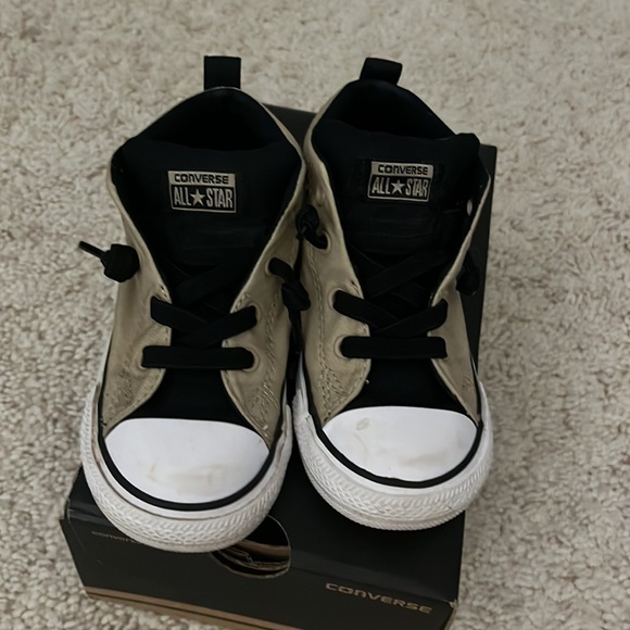Toddler tan converse high top - Picture 3 of 3